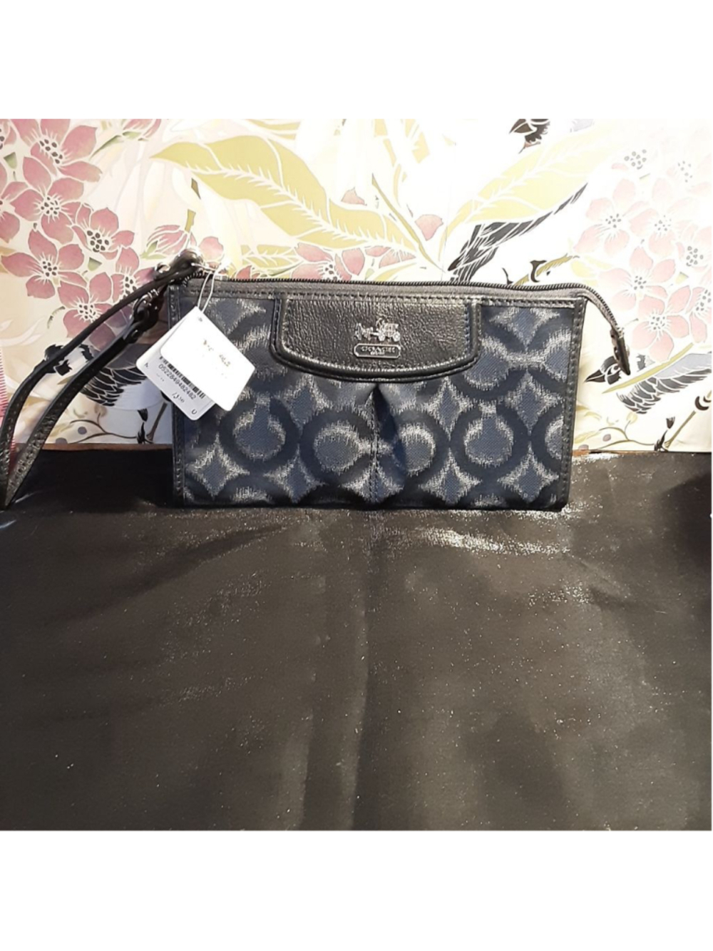 Women's Coach Navy Black Ikat Zippy Wallet